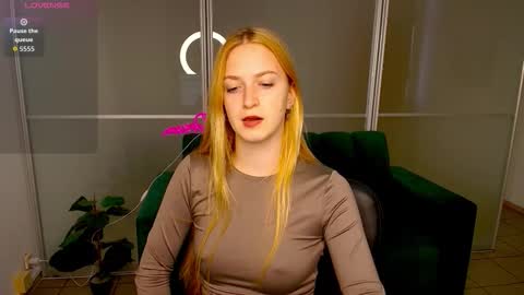 Snapshot of mirandamayers chatting on 23, 10, 2025 MirandaMayers online show from 23, 10, 2025