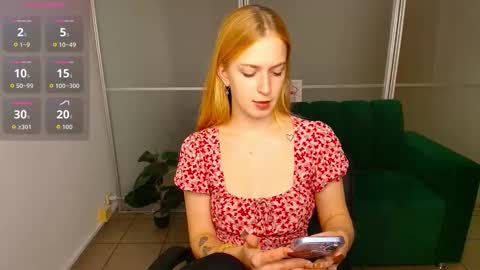 Snapshot of mirandamayers chatting on 28, 10, 2025 MirandaMayers online show from 28, 10, 2025