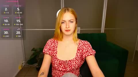 Snapshot of mirandamayers chatting on 29, 10, 2025 MirandaMayers online show from 29, 10, 2025