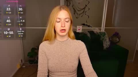Snapshot of mirandamayers chatting on 3, 11, 2025 MirandaMayers online show from 3, 11, 2025