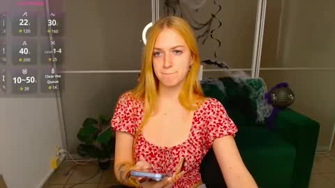 Snapshot of mirandamayers chatting on 4, 11, 2025 MirandaMayers online show from 4, 11, 2025