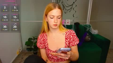 Snapshot of mirandamayers chatting on 11, 11, 2025 MirandaMayers online show from 11, 11, 2025