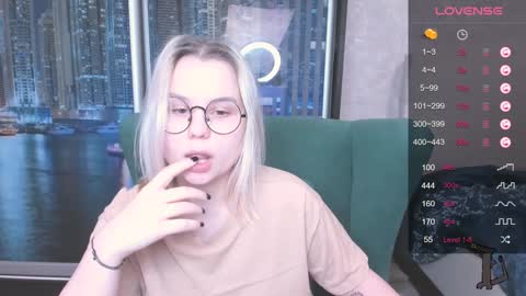 Snapshot of miray_kuriyama chatting on 13, 12, 2024 Kira online show from 13, 12, 2024