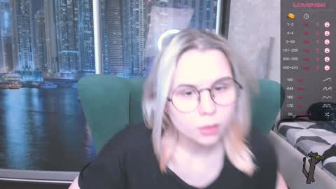 Snapshot of miray_kuriyama chatting on 19, 12, 2024 Kira online show from 19, 12, 2024