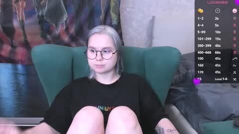 Snapshot of miray_kuriyama chatting on 4, 3, 2025 Kira online show from 4, 3, 2025