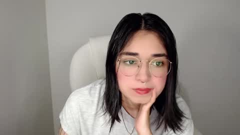 Snapshot of misha__sweet__27 chatting on 31, 1, 2025 misha online show from 31, 1, 2025