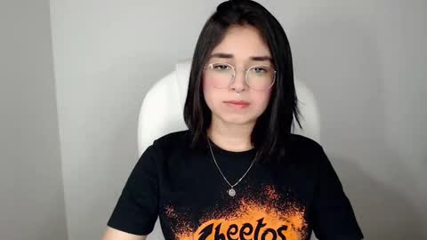 Snapshot of misha__sweet__27 chatting on 5, 2, 2025 misha online show from 5, 2, 2025