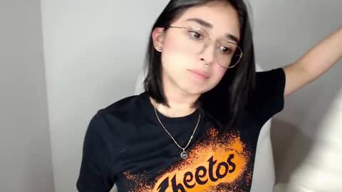 Snapshot of misha__sweet__27 chatting on 5, 2, 2025 misha online show from 5, 2, 2025