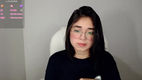 Snapshot of misha__sweet__27 chatting on 8, 2, 2025 misha online show from 8, 2, 2025