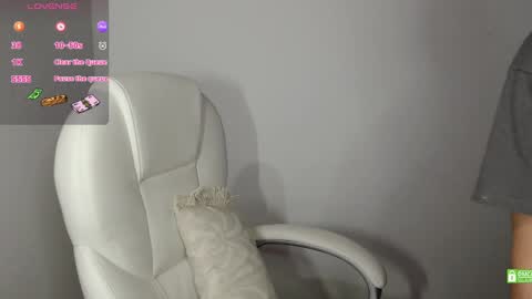 Snapshot of misha__sweet__27 chatting on 19, 2, 2025 misha online show from 19, 2, 2025