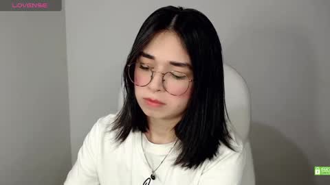 Snapshot of misha__sweet__27 chatting on 12, 3, 2025 misha online show from 12, 3, 2025