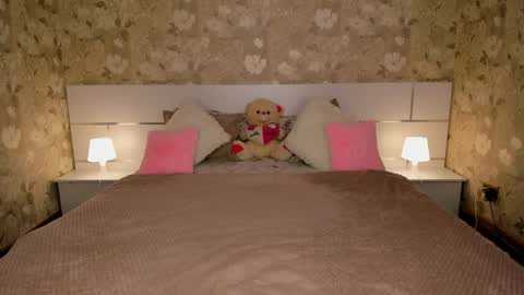 mishapallmer online show from 9, 4, 2026