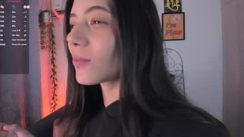 Snapshot of mishelkrave_ chatting on 6, 10, 2025 KRAVE online show from 6, 10, 2025