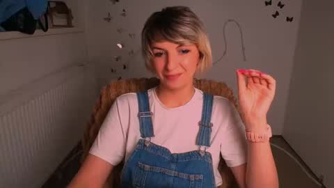 Snapshot of mishelle_blondie chatting on 1, 5, 2026 Mishelle online show from 1, 5, 2026
