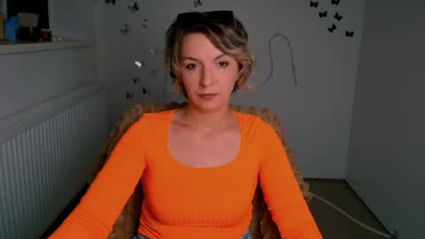 Snapshot of mishelle_blondie chatting on 17, 6, 2026 Mishelle online show from 17, 6, 2026