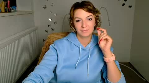 Snapshot of mishelle_blondie chatting on 8, 7, 2026 Mishelle online show from 8, 7, 2026