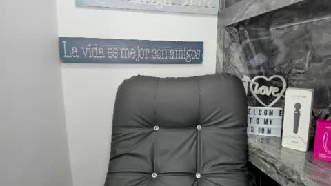 Snapshot of miss___allison chatting on 29, 7, 2026 Allison online show from 29, 7, 2026