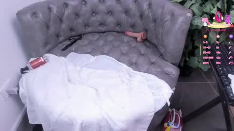 Snapshot of miss__daphne chatting on 11, 3, 2025 Daphne online show from 11, 3, 2025