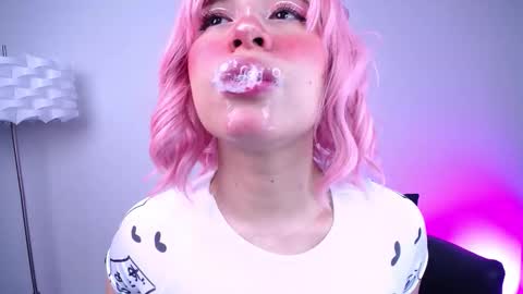 Snapshot of miss__daphne chatting on 1, 10, 2025 Daphne online show from 1, 10, 2025