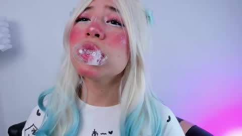 Snapshot of miss__daphne chatting on 8, 10, 2025 Daphne online show from 8, 10, 2025