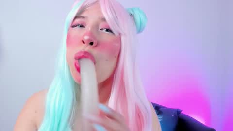 Snapshot of miss__daphne chatting on 9, 10, 2025 Daphne online show from 9, 10, 2025