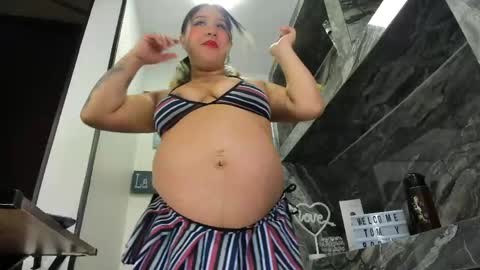 Snapshot of miss_danika chatting on 23, 4, 2026 Danika online show from 23, 4, 2026