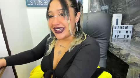 Snapshot of miss_danika chatting on 4, 5, 2026 Danika online show from 4, 5, 2026