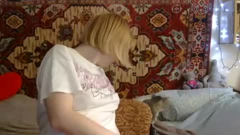 Snapshot of miss_elistia_ chatting on 16, 7, 2026 Elis online show from 16, 7, 2026