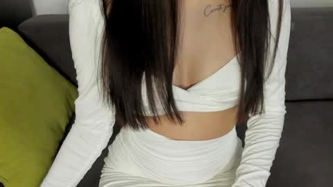 Snapshot of miss_emilyy chatting on 8, 1, 2025 Emily online show from 8, 1, 2025