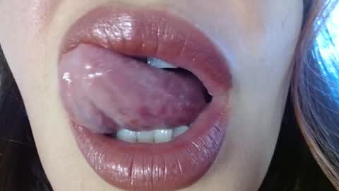 Snapshot of miss_evoleth2 chatting on 10, 10, 2025 Miss Evoleth online show from 10, 10, 2025