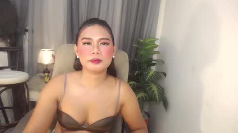 Snapshot of miss_fhakarat chatting on 10, 10, 2025 miss_fhakarat online show from 10, 10, 2025