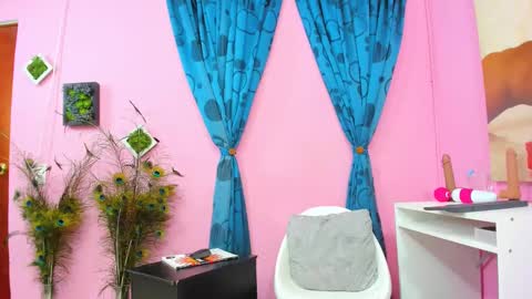 Snapshot of miss_flora chatting on 8, 2, 2025 Monica Patricia online show from 8, 2, 2025