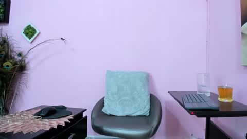 Snapshot of miss_flora chatting on 17, 9, 2025 Monica Patricia online show from 17, 9, 2025