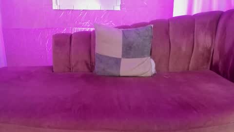 Isabella online show from 10, 10, 2025