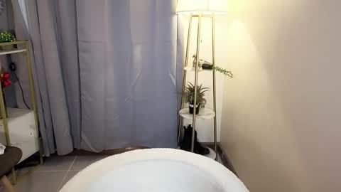 miss_kyrstyn online show from 21, 4, 2026