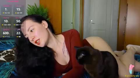 Snapshot of miss_leee chatting on 19, 12, 2024 Laura online show from 19, 12, 2024