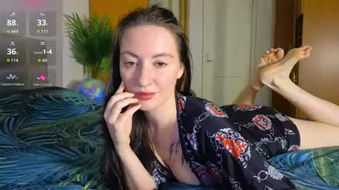 Snapshot of miss_leee chatting on 18, 7, 2026 Laura online show from 18, 7, 2026