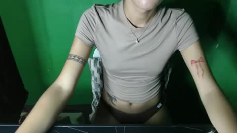 Snapshot of miss_mailyn chatting on 25, 10, 2025 miss_mailyn online show from 25, 10, 2025