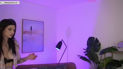 Alejandra online show from 14, 11, 2025