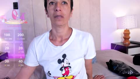 miss_milf_ online show from 17, 4, 2026