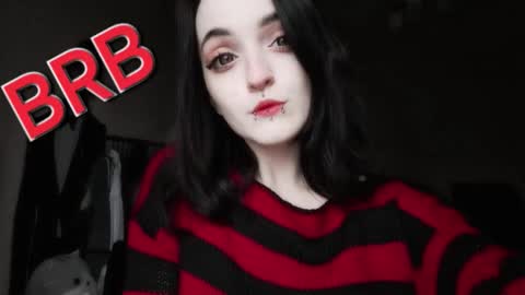 Snapshot of miss_milina chatting on 4, 12, 2025 miss_milina online show from 4, 12, 2025