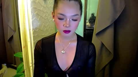 Snapshot of miss_precious_xx chatting on 9, 5, 2026 Precious online show from 9, 5, 2026