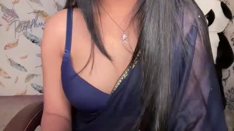 Snapshot of miss_queen99 chatting on 19, 12, 2025 miss_queen99 online show from 19, 12, 2025