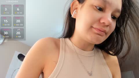 Snapshot of miss_shine_ chatting on 14, 12, 2024 Miss shine online show from 14, 12, 2024