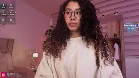 Amy Olivera online show from 20, 10, 2025