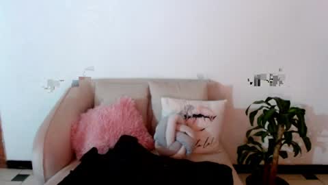 Sophie online show from 10, 4, 2026