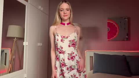 Snapshot of miss_sweetdream chatting on 20, 5, 2026 Emily online show from 20, 5, 2026