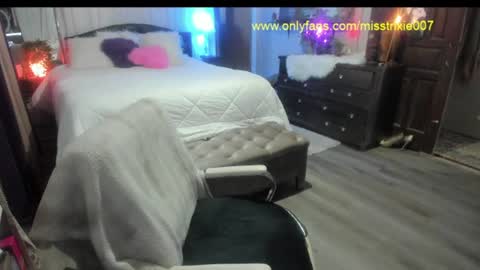 Snapshot of miss_trixie chatting on 13, 6, 2026 Trixie007 online show from 13, 6, 2026