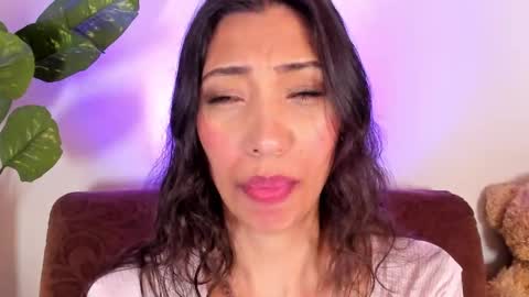 Snapshot of miss_veronica2 chatting on 31, 3, 2026 Miss Veronica online show from 31, 3, 2026