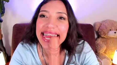 Snapshot of miss_veronica2 chatting on 14, 4, 2026 Miss Veronica online show from 14, 4, 2026